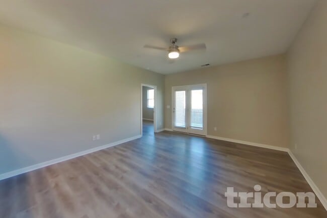 Building Photo - 338 Victory Cir