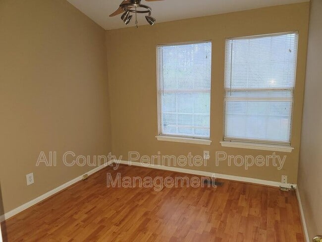 Building Photo - 2262 Oak Glenn Cir