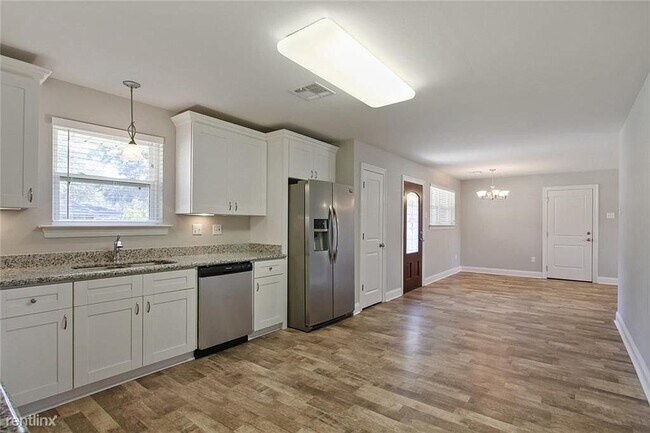 Building Photo - 3 br, 2 bath House - 226 Monsanto Ave