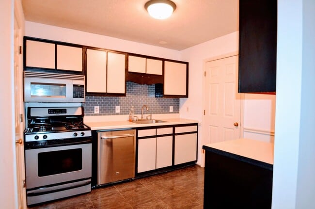 Building Photo - 1483 Springleaf Cir SE