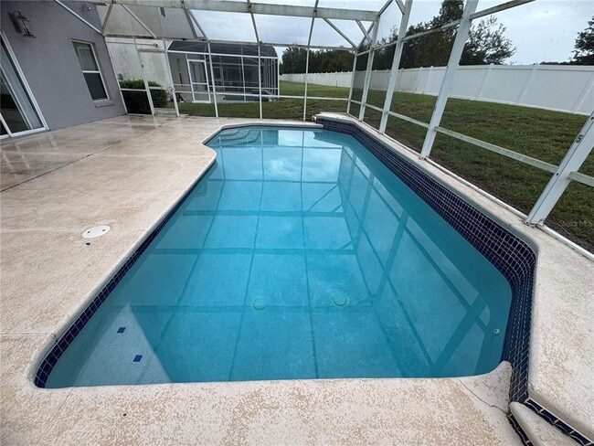 Foto del edificio - 648 Lockbreeze Dr