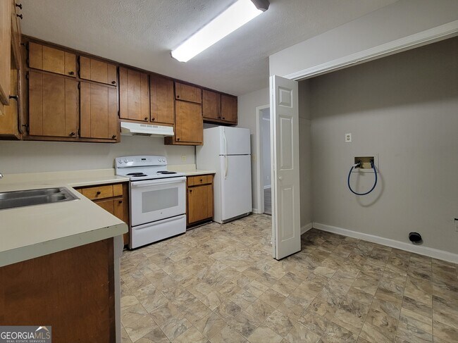 Building Photo - 14 Candlewood Terrace NE