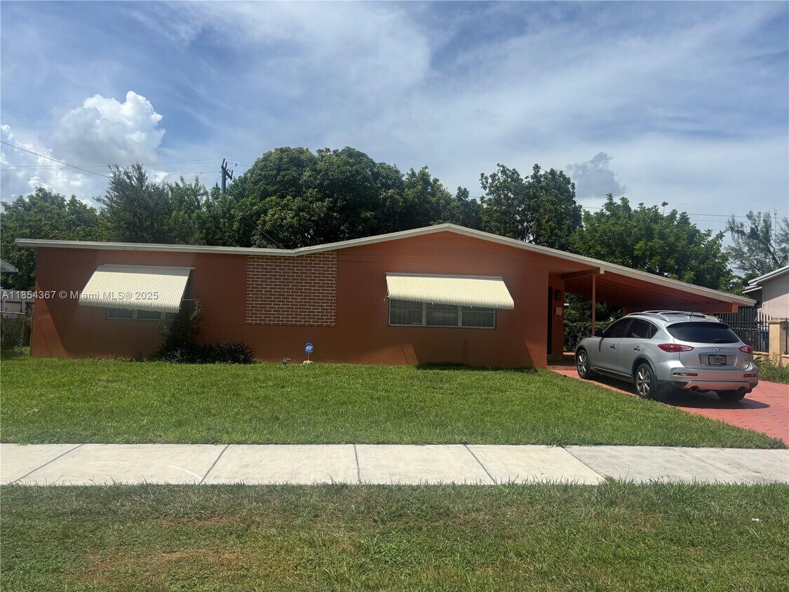 Foto principal - 1245 NW 186th St