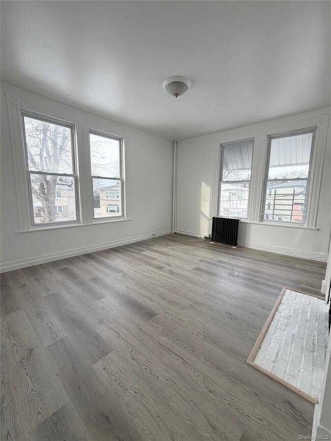 Building Photo - 12 Victoria Ln