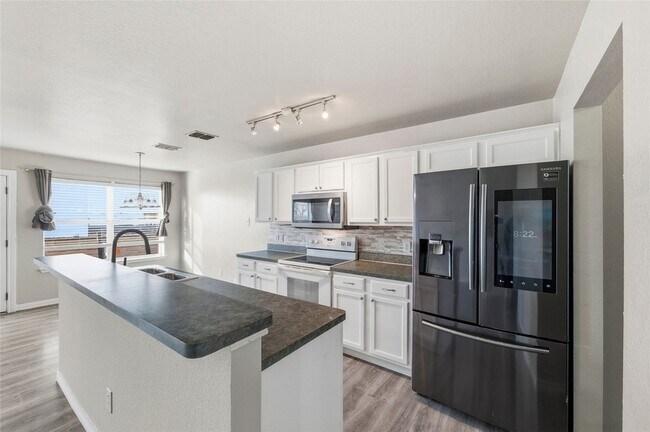 Foto del edificio - 2316 Kingsway Dr