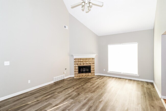 Foto del edificio - 1079 Mossy Knoll Dr