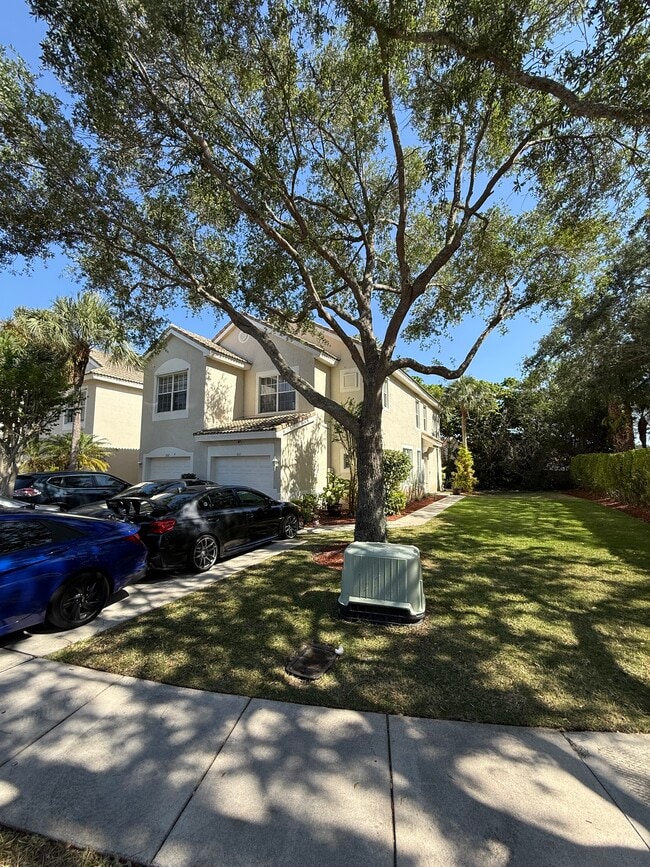 Building Photo - 1011 Woodfield Rd