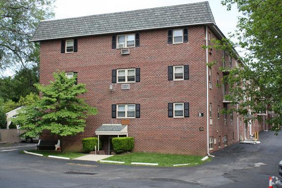 Edificio - Providence Manor Apartments