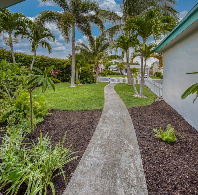 Foto del edificio - 1218 N Ocean Breeze