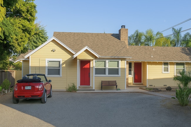 Building Photo - 829 Hunt Ave