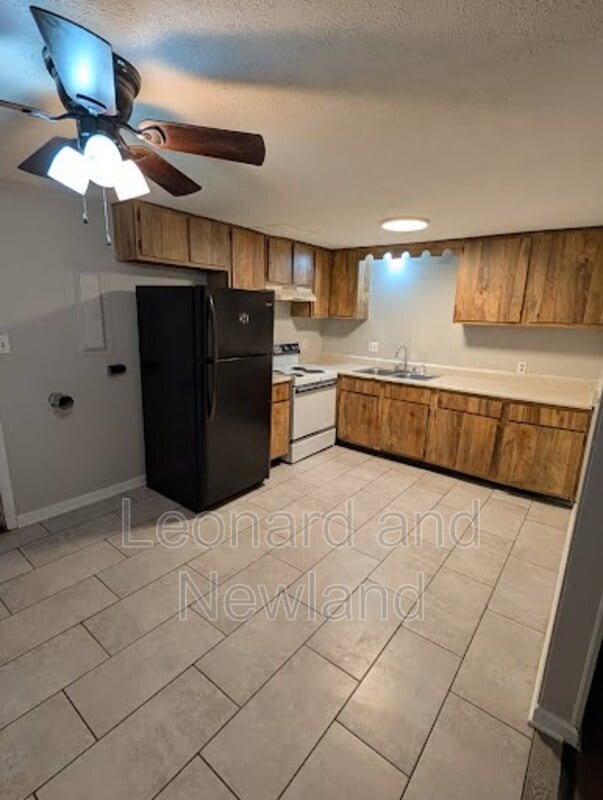 Building Photo - 216 Patricia Dr