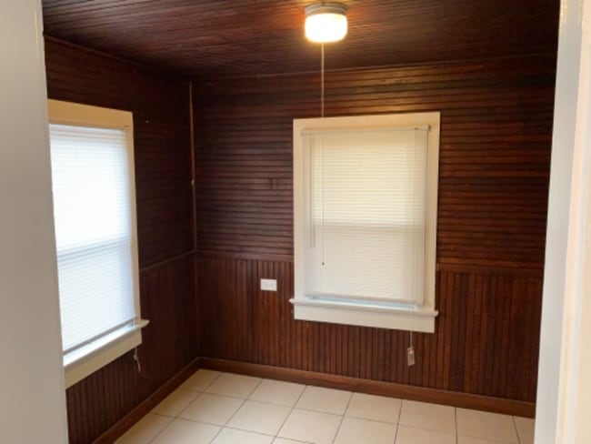 Foto del edificio - 2243 Gilmore St