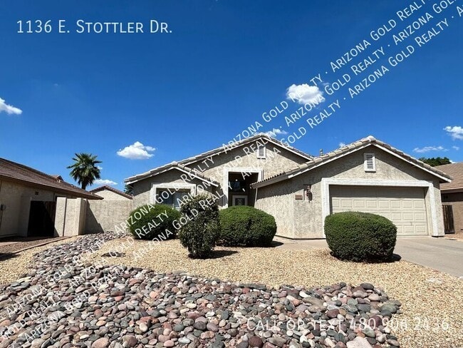Foto del edificio - 1136 E Stottler Dr