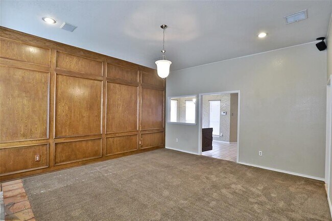 Foto del edificio - 5273 Sherbrooke Ln