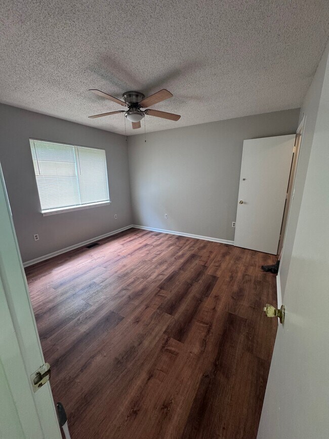 Building Photo - 1456 Flintwood Dr
