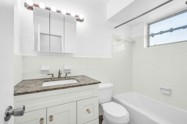 Foto del edificio - 5725 Tyler St