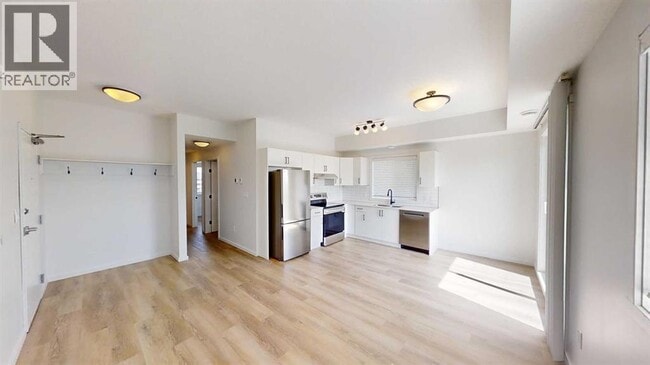 Building Photo - 10101-10105 105 Ave