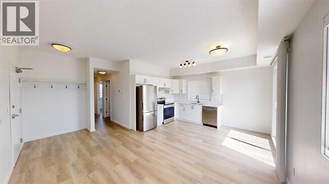 Photo du bâtiment - 10101-10105 105 Ave