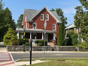 Building Photo - 426 S Atherton St