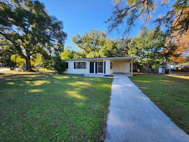 Building Photo - 5501 Mayfair Dr. Pensacola, FL 32506. Febr...
