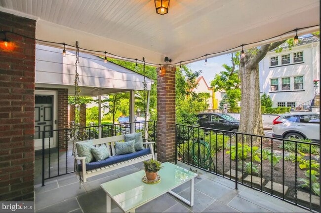 Building Photo - 1770 Hobart St NW