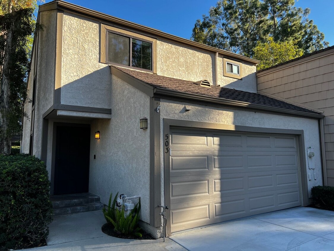 2 Bedroom 3 Bath Condo for Rent in an Excellent Area of Fullerton - 2 Bedroom 3 Bath Condo for Rent in an Excellent Area of Fullerton