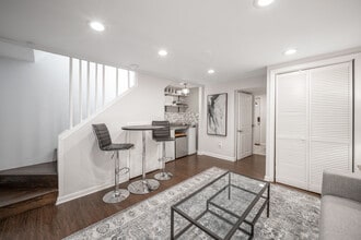 Building Photo - 1615 R St SE