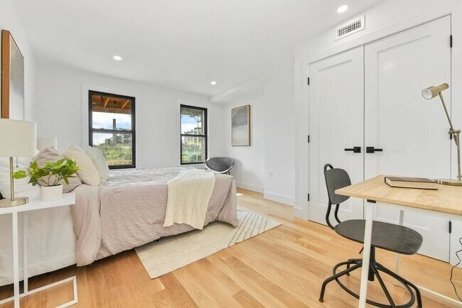 Foto del edificio - 142 Chelsea St