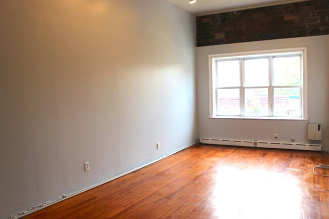 Building Photo - 372 Palisade Ave