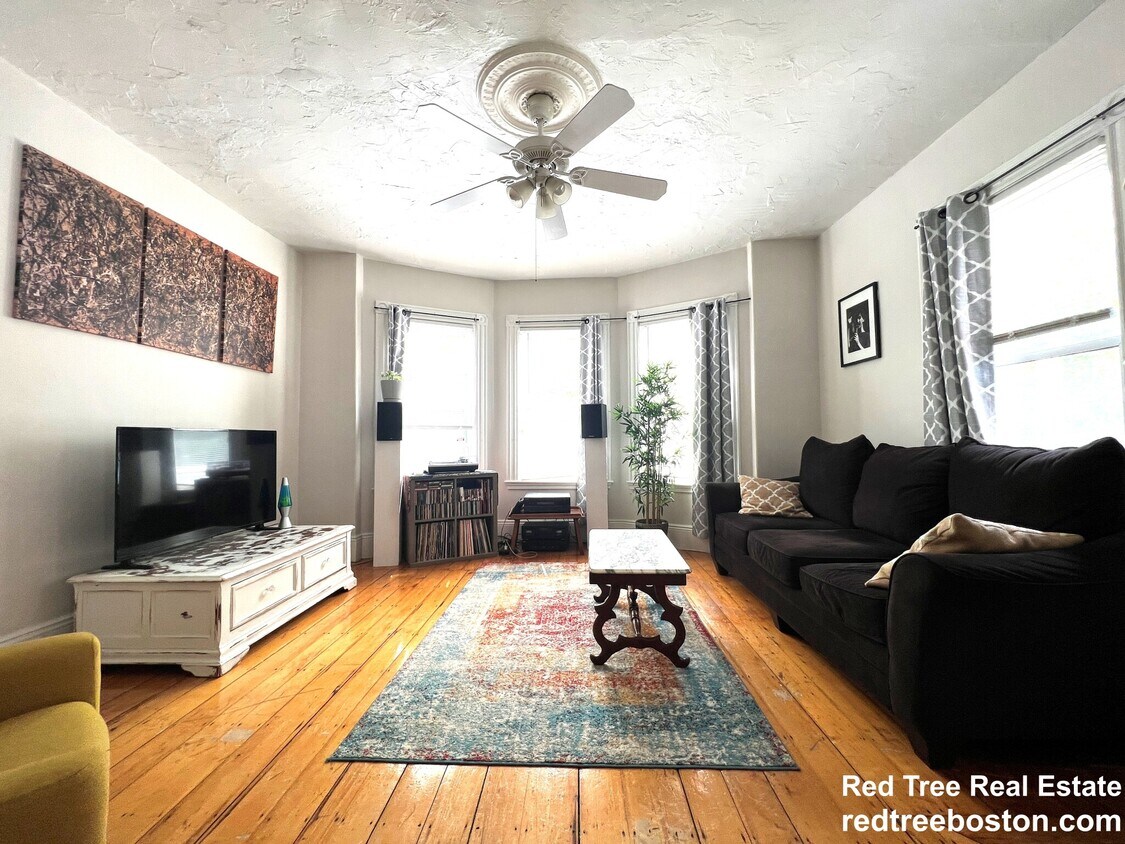 Primary Photo - 4321 Washington St