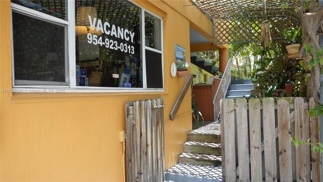 Foto del edificio - 3405 N Ocean Dr