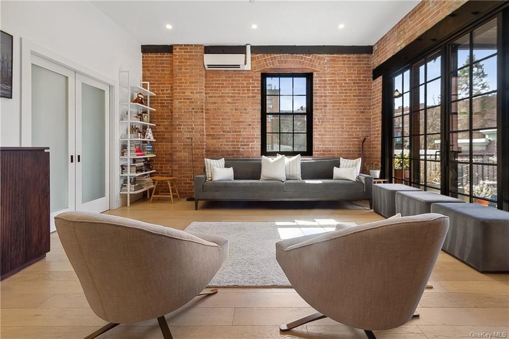 Foto principal - 17 N Washington St