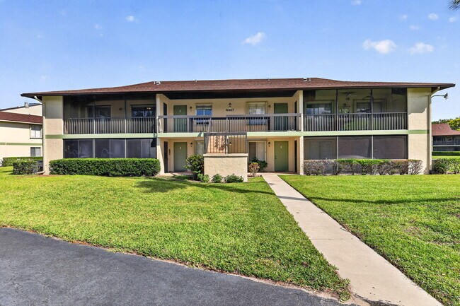 Foto del edificio - 6327 Chasewood Dr