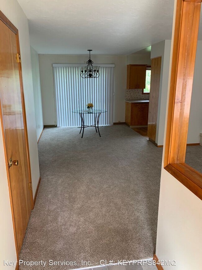 Foto del edificio - 3 br, 1.5 bath House - 8704 NE 58th St