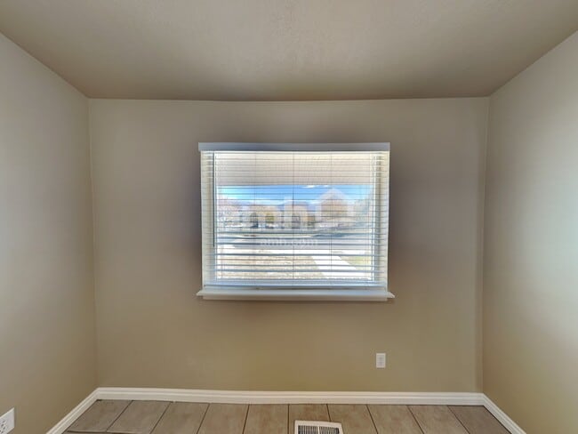 Foto del edificio - 3703 Lake Vista Dr