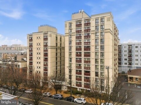 Foto del edificio - 7923 Eastern Ave NW