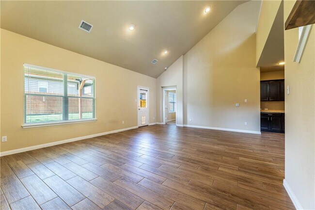 Building Photo - 669 Donegal Ln