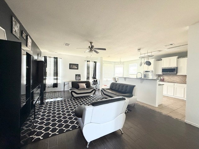 Building Photo - 3000 Black Orchid Dr