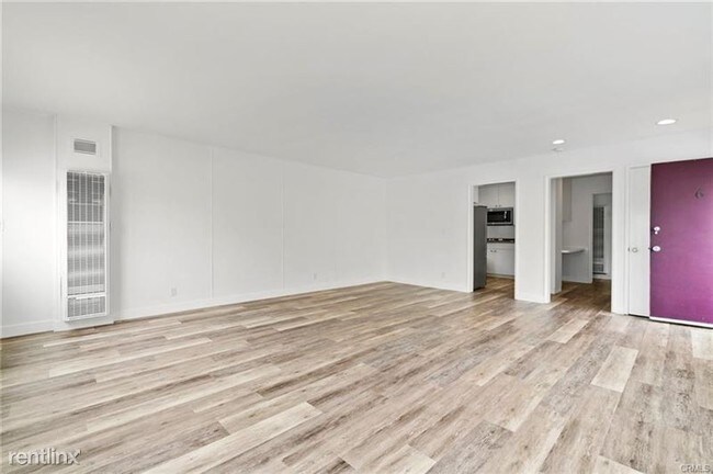 Building Photo - 1550 Miramar Dr