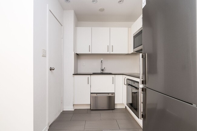 Building Photo - 56 Maitland Street