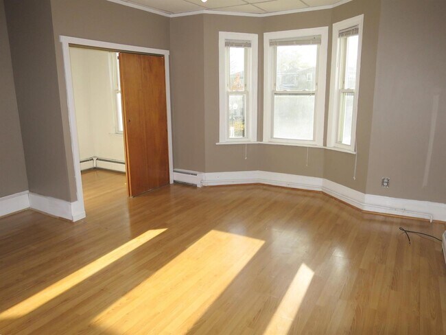 Foto del edificio - 741 Somerville Ave