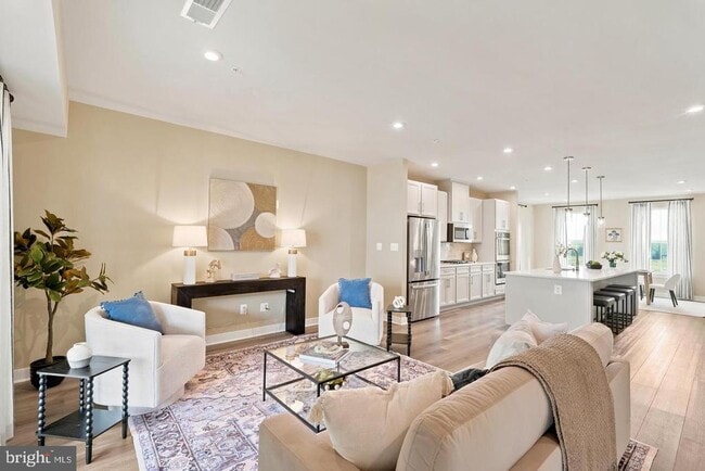 Building Photo - 24274 Thurso Sq