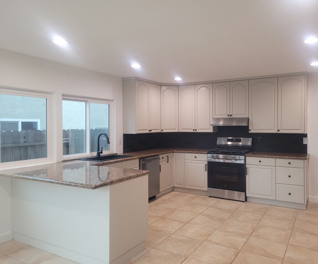 Foto del edificio - 2557 Felinda Way