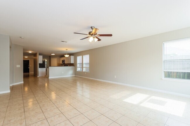 Foto del edificio - 15322 Key Crest Ln