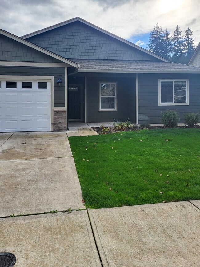 Building Photo - 2504 Equestrian Loop S