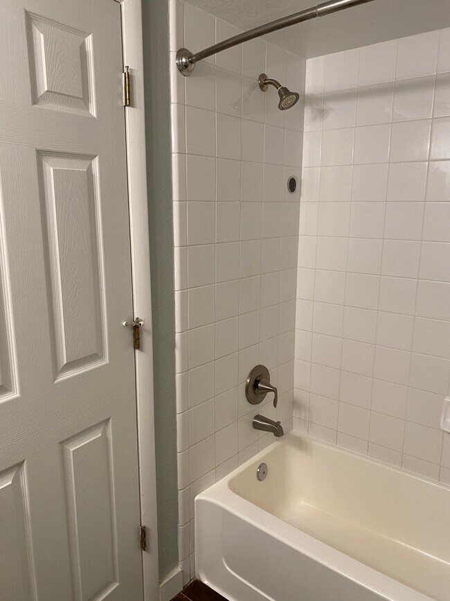 Building Photo - 5577 Baywater Dr