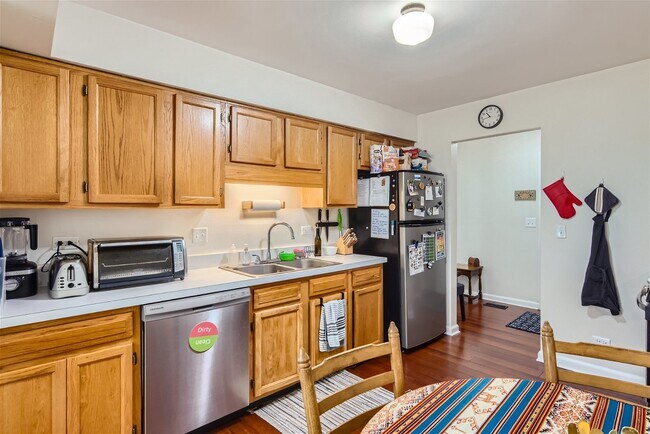 Building Photo - 1514 Hazelwood Ct