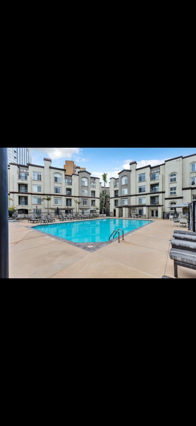 Foto del edificio - 9253 Regents Rd