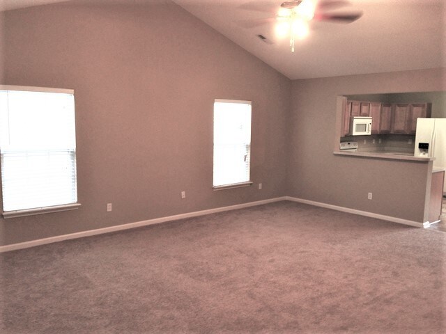 Building Photo - 4993 Harthill Avenue