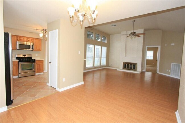Building Photo - 15739 Roxton Ridge Dr